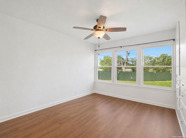 600 S STORTS ST, Poth, TX 78147