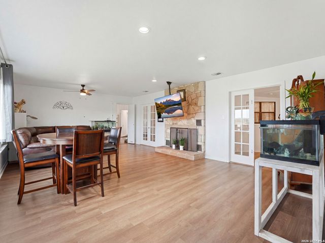 600 S STORTS ST, Poth, TX 78147