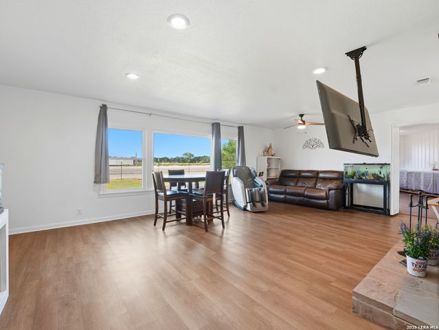 600 S STORTS ST, Poth, TX 78147