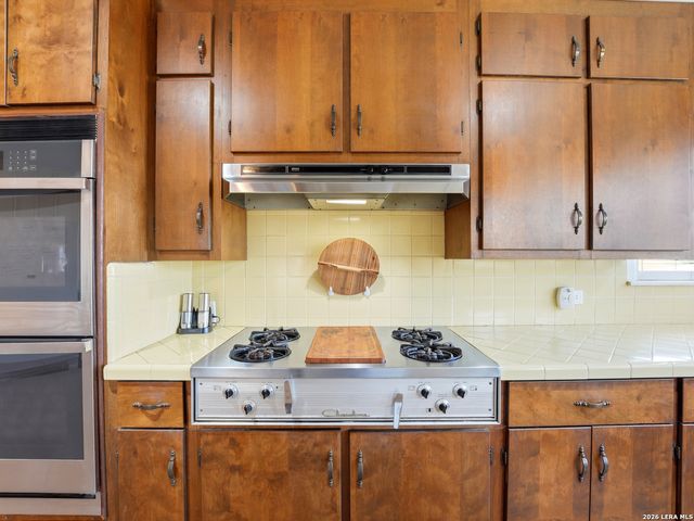 600 S STORTS ST, Poth, TX 78147