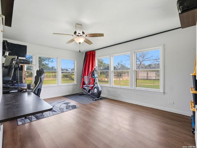 600 S STORTS ST, Poth, TX 78147