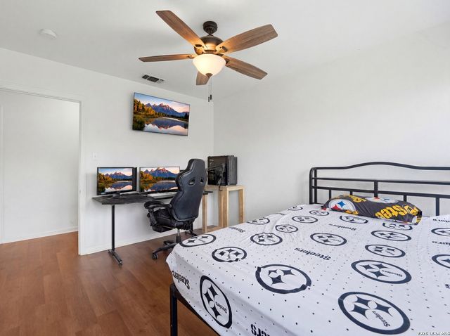600 S STORTS ST, Poth, TX 78147