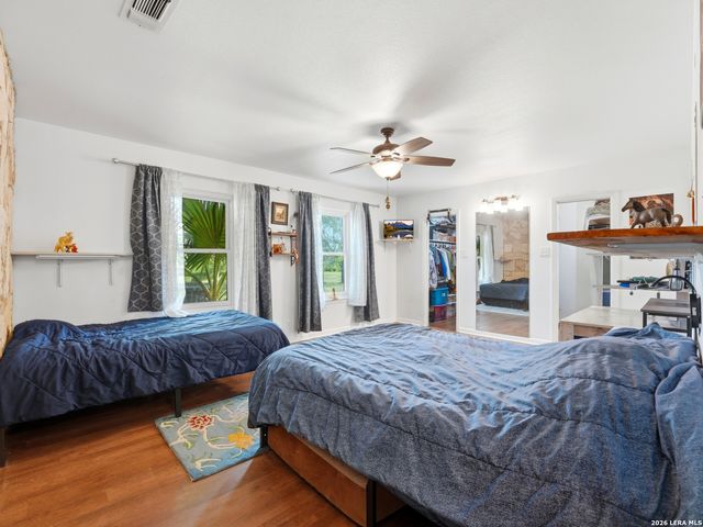 600 S STORTS ST, Poth, TX 78147