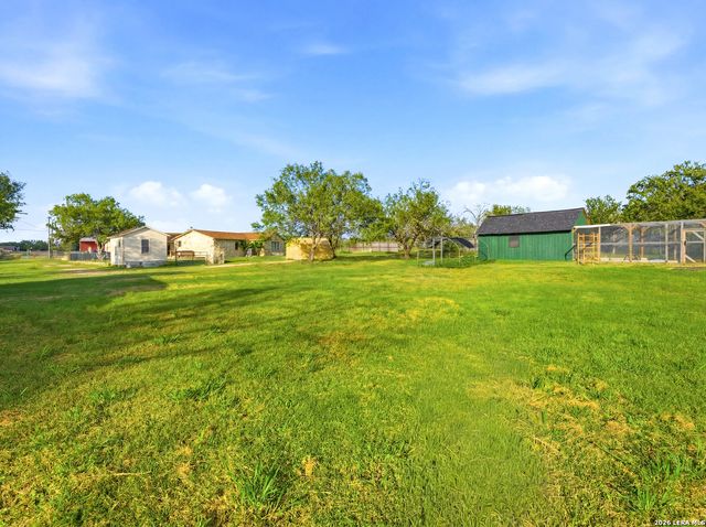600 S STORTS ST, Poth, TX 78147