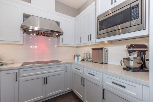 886 Old Oak Rd, Livermore, CA 94550