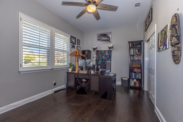 886 Old Oak Rd, Livermore, CA 94550