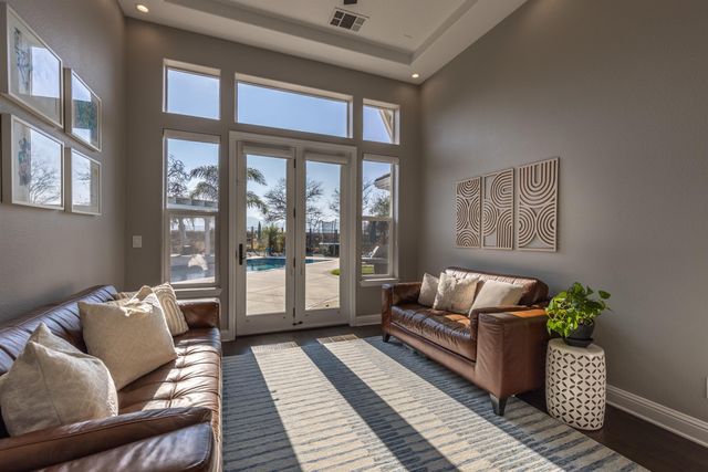 886 Old Oak Rd, Livermore, CA 94550