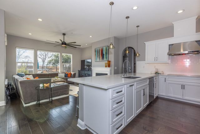 886 Old Oak Rd, Livermore, CA 94550