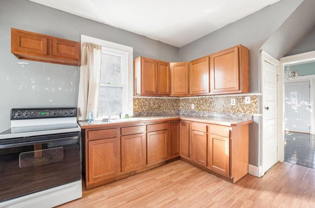 258 N Cedar Street, Newark, OH 43055