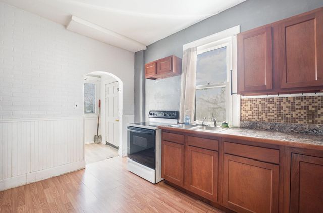 258 N Cedar Street, Newark, OH 43055