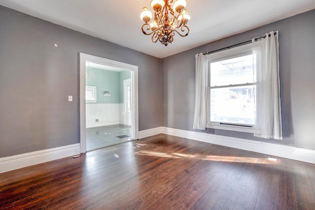 258 N Cedar Street, Newark, OH 43055