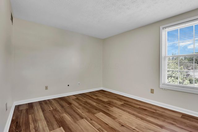 5589 Fescue Drive, Hilliard, OH 43026