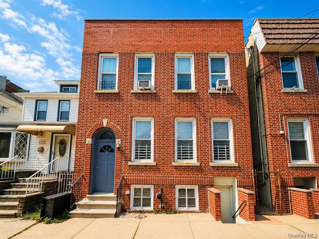 1823 Radcliff Avenue, Bronx, NY 10462 — exterior
