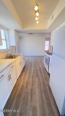 7013 ECHO CLIFFS Drive, El Paso, TX 79912