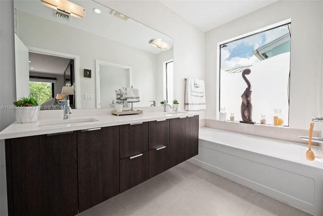 5735 SW 35th St 0, Miami, FL 33155