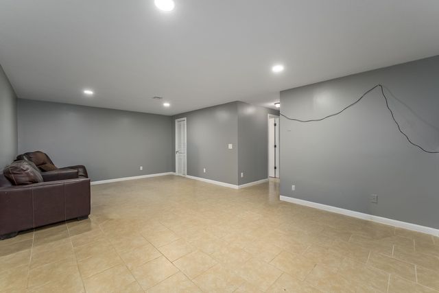 500 W White Tail St, Derby, KS 67037