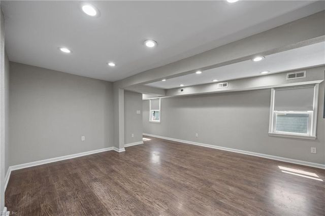 9 Chamberlin AVE W, Hampton, VA 23666