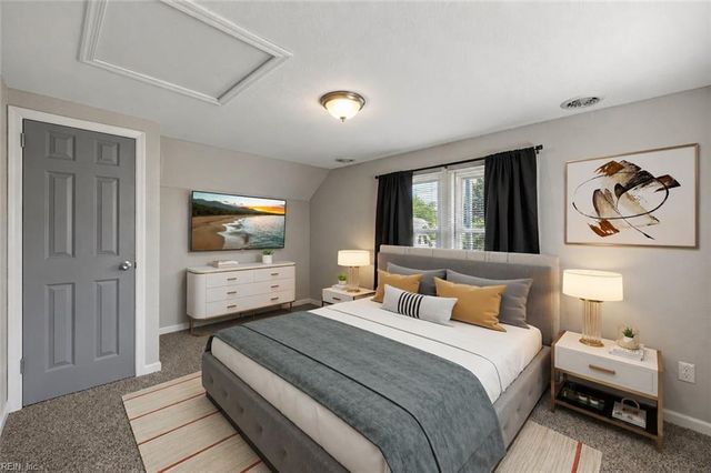 9 Chamberlin AVE W, Hampton, VA 23666