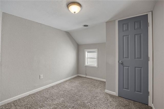 9 Chamberlin AVE W, Hampton, VA 23666