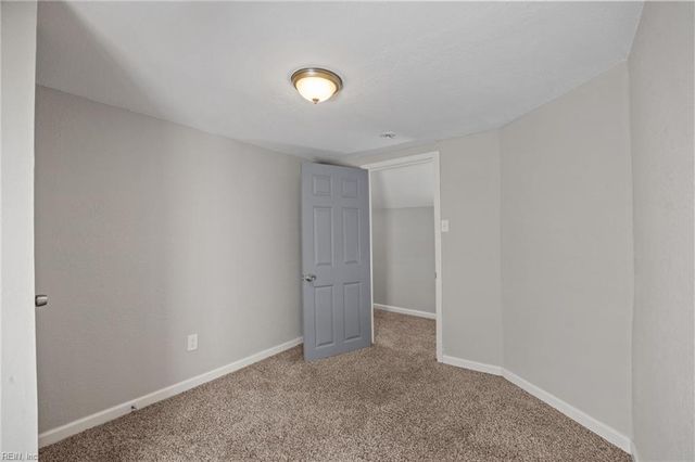 9 Chamberlin AVE W, Hampton, VA 23666