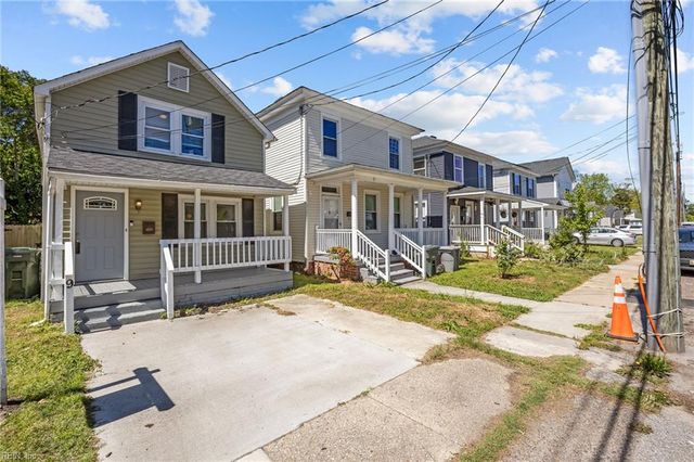 9 Chamberlin AVE W, Hampton, VA 23666