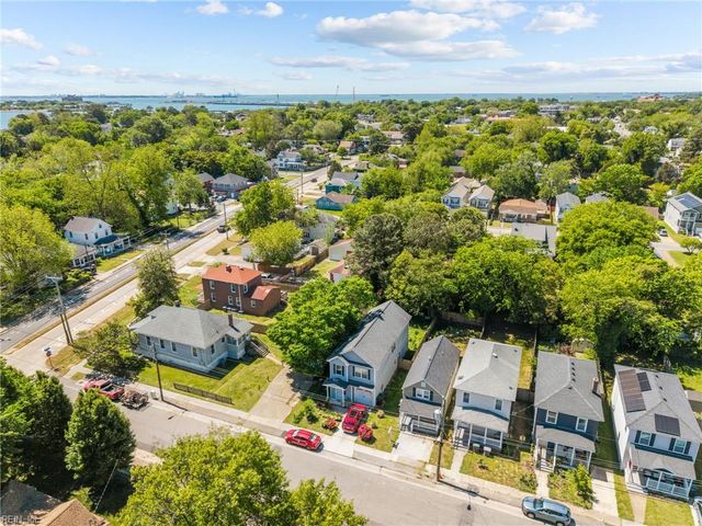 9 Chamberlin AVE W, Hampton, VA 23666