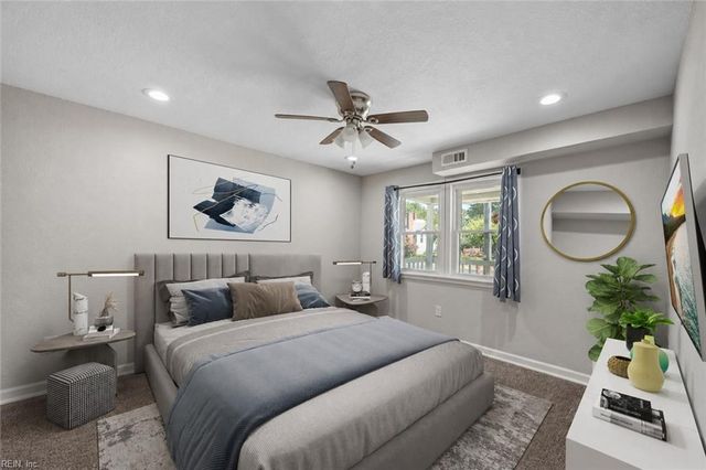 9 Chamberlin AVE W, Hampton, VA 23666