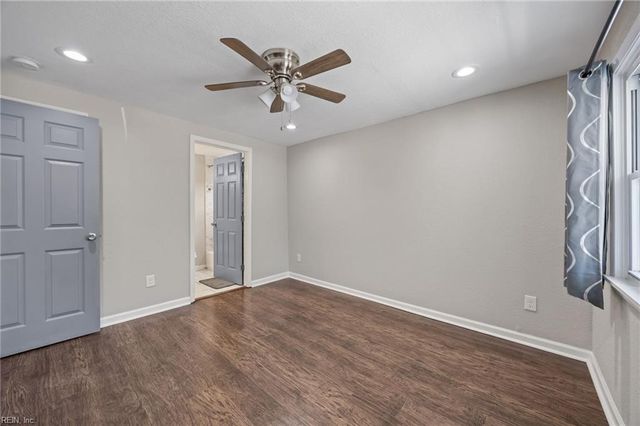 9 Chamberlin AVE W, Hampton, VA 23666