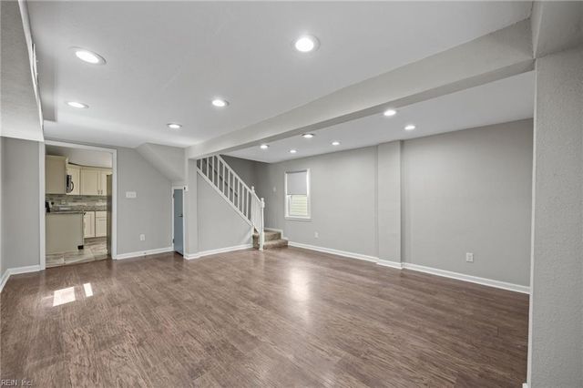 9 Chamberlin AVE W, Hampton, VA 23666