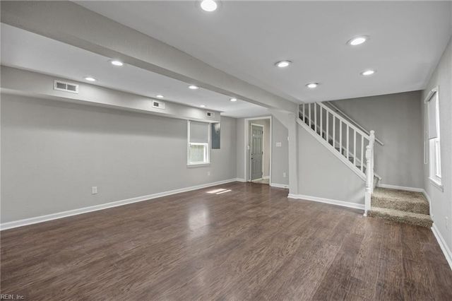 9 Chamberlin AVE W, Hampton, VA 23666