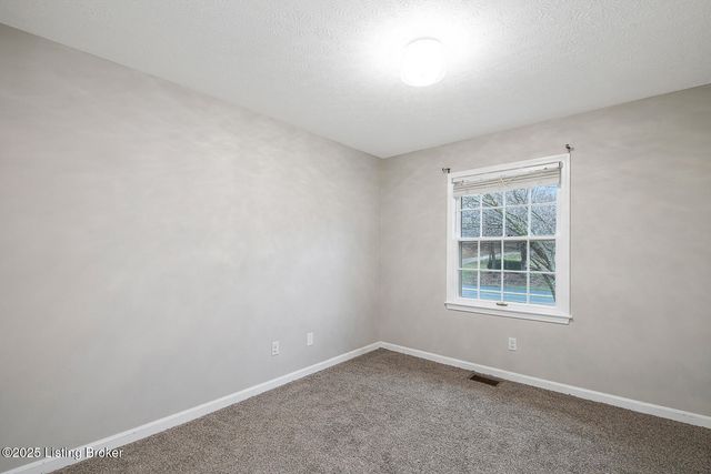 9007 Ash Ave, Pewee Valley, KY 40056