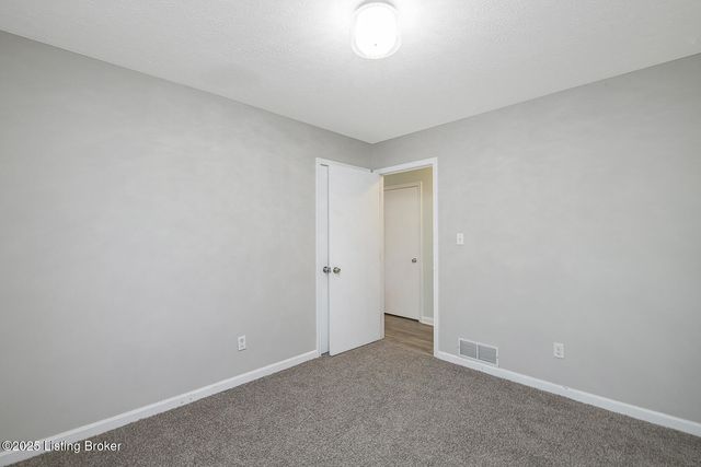 9007 Ash Ave, Pewee Valley, KY 40056