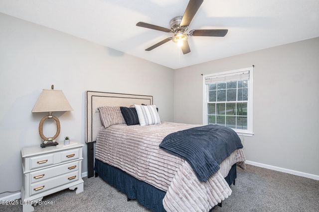 9007 Ash Ave, Pewee Valley, KY 40056