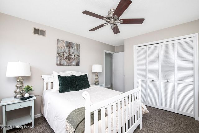 9007 Ash Ave, Pewee Valley, KY 40056