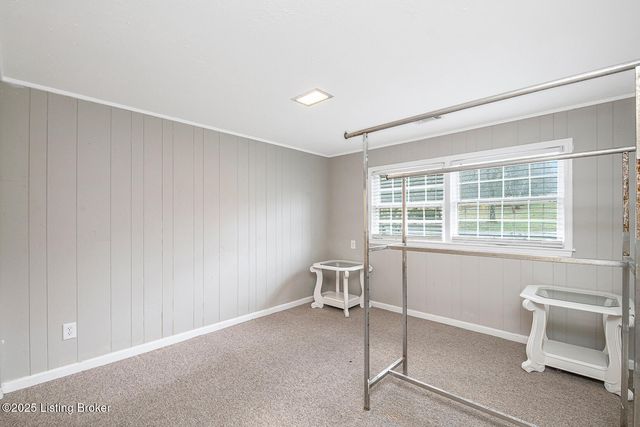 9007 Ash Ave, Pewee Valley, KY 40056