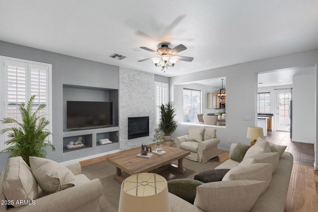 2085 E HULET Place, Chandler, AZ 85225