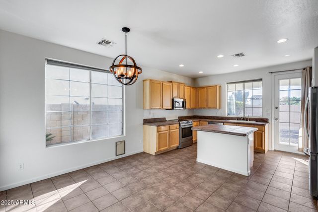 2085 E HULET Place, Chandler, AZ 85225