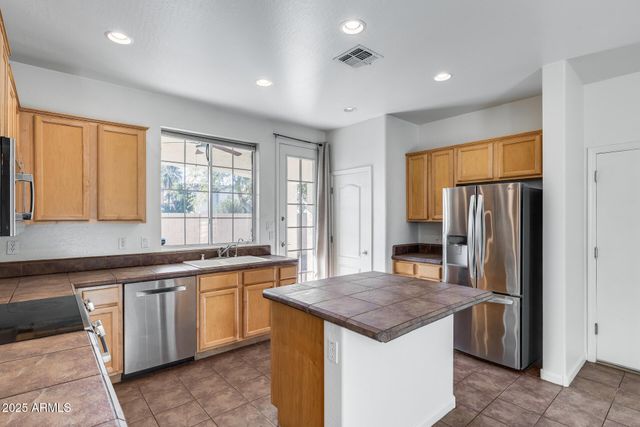 2085 E HULET Place, Chandler, AZ 85225