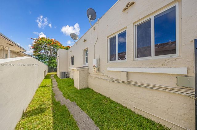 2420 NW 34th St, Miami, FL 33142