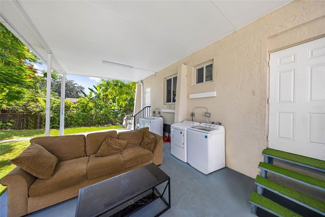 2420 NW 34th St, Miami, FL 33142