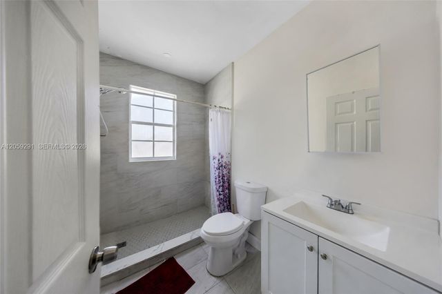 2420 NW 34th St, Miami, FL 33142