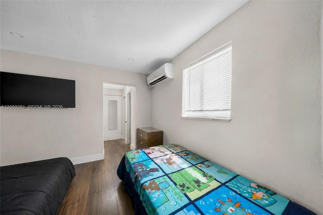2420 NW 34th St, Miami, FL 33142