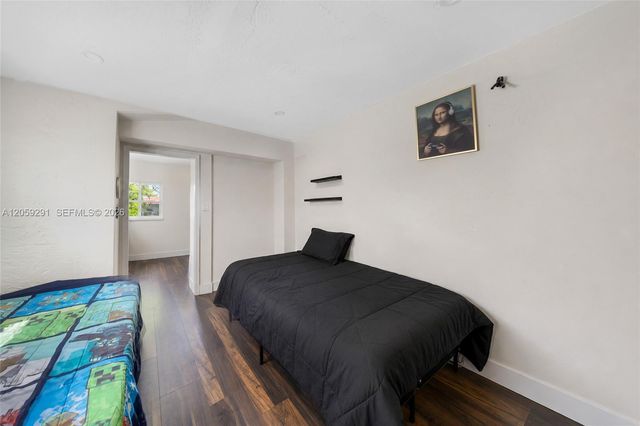 2420 NW 34th St, Miami, FL 33142