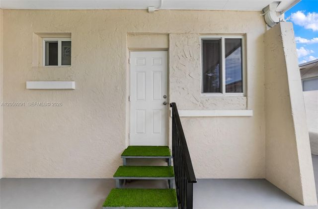 2420 NW 34th St, Miami, FL 33142
