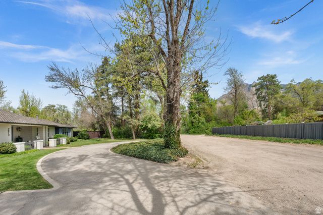 2073 E PHEASANT WAY, Holladay, UT 84121