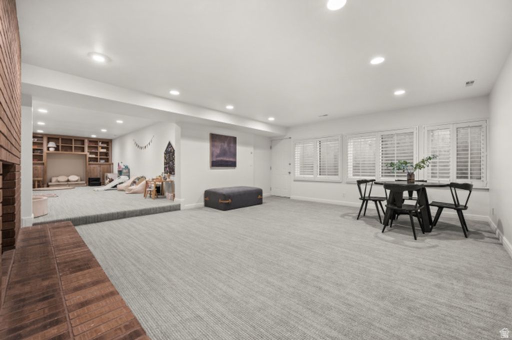 Image 37 of property listing at 2073 E PHEASANT WAY, Holladay, UT 84121