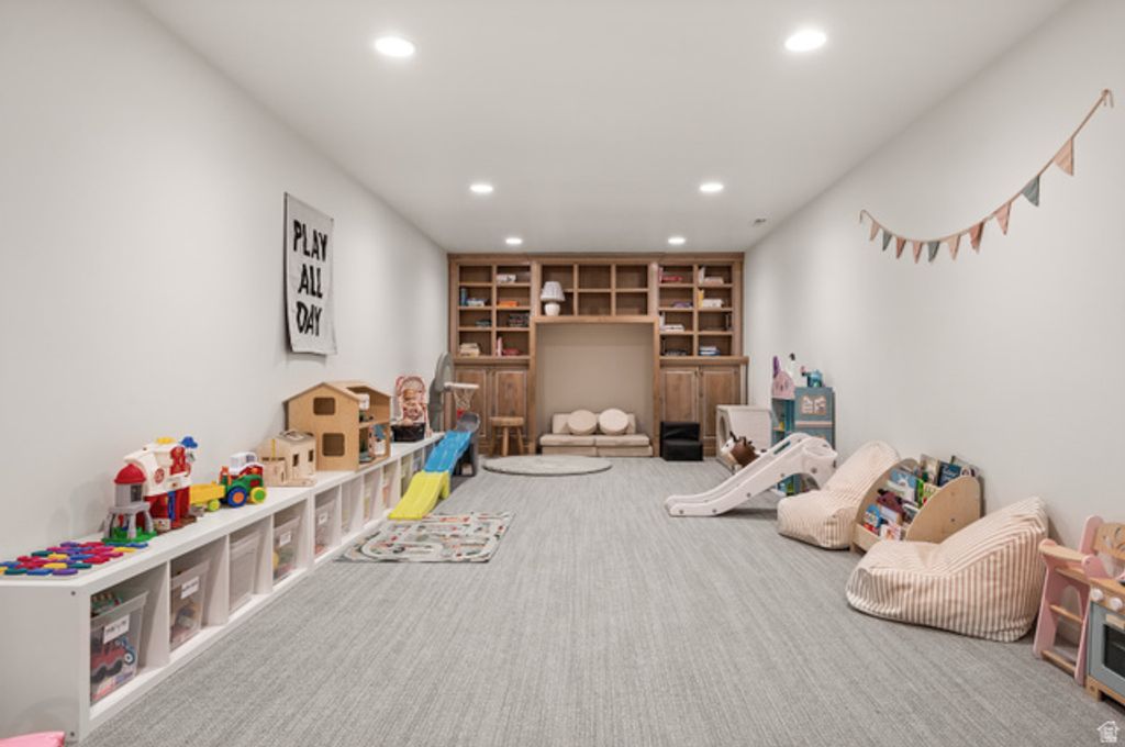 Image 39 of property listing at 2073 E PHEASANT WAY, Holladay, UT 84121