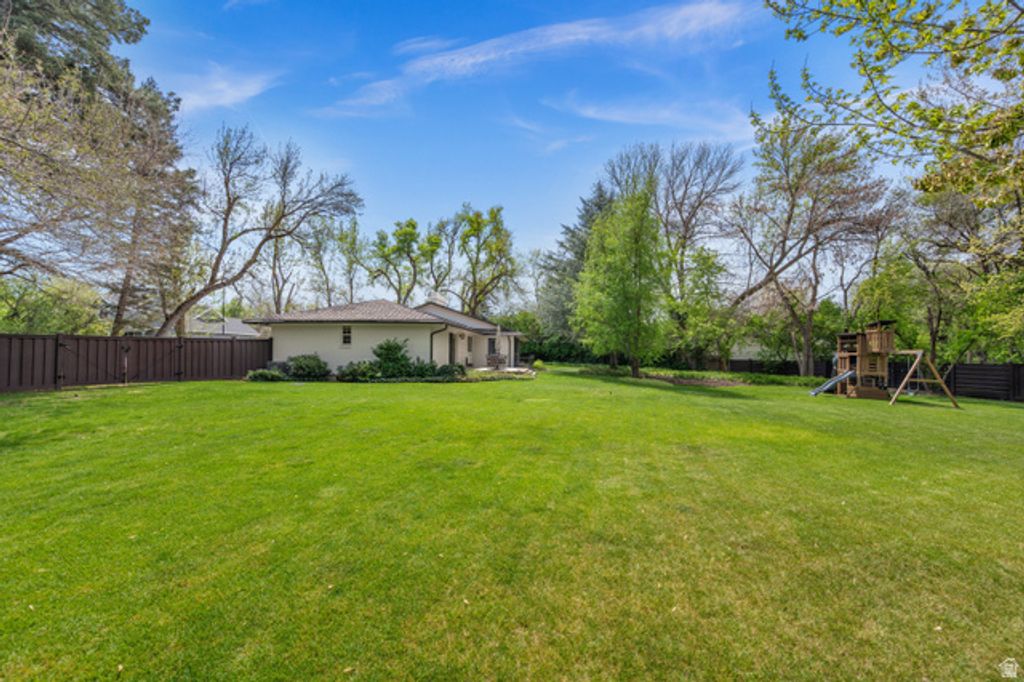 Image 50 of property listing at 2073 E PHEASANT WAY, Holladay, UT 84121