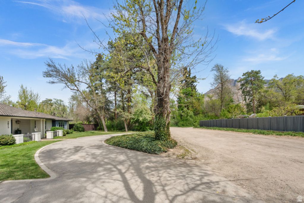 Image 54 of property listing at 2073 E PHEASANT WAY, Holladay, UT 84121