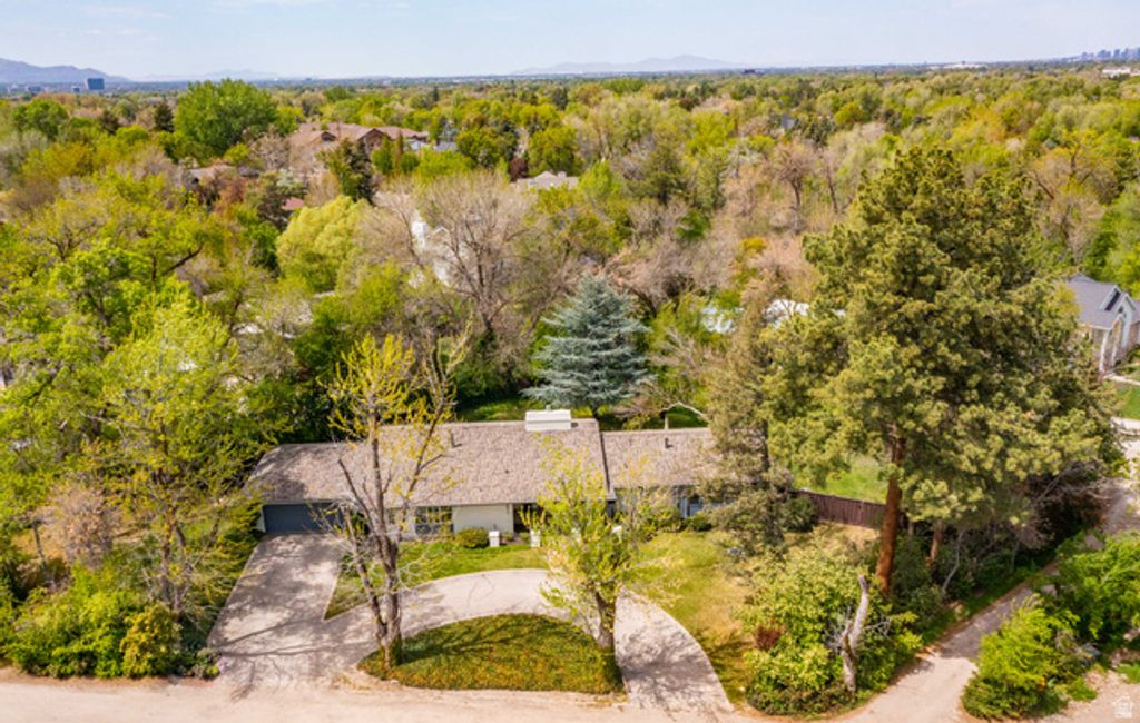 Image 63 of property listing at 2073 E PHEASANT WAY, Holladay, UT 84121